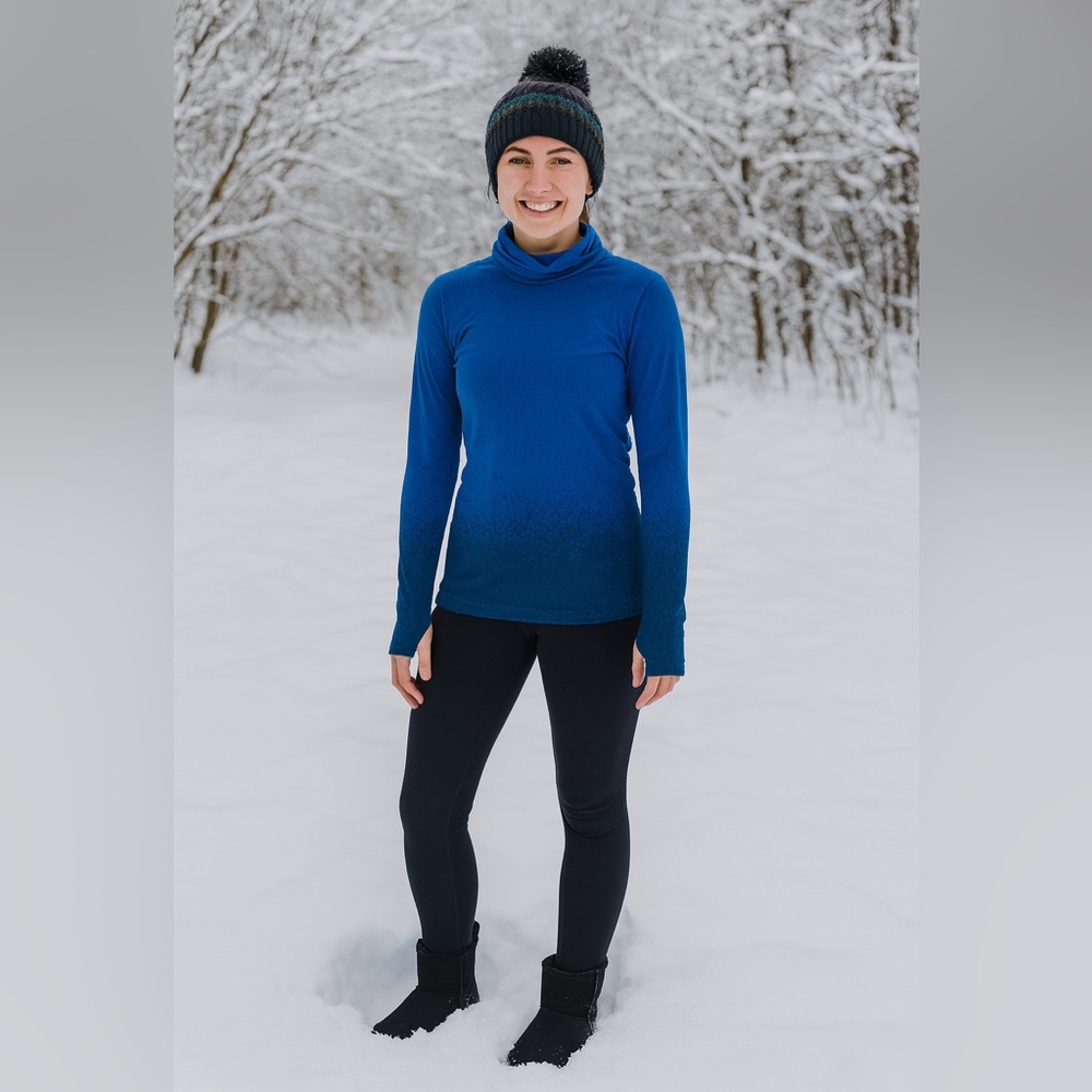 Athleta Blizzard Flurry Blue Turtleneck Blue‎ Women's Size XS